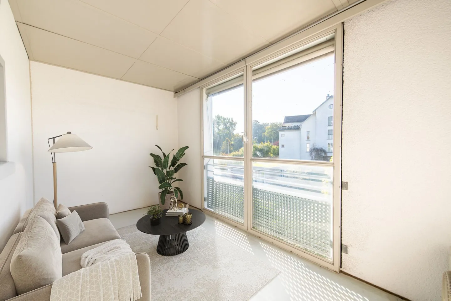 Centrale e tranquilla: Luminoso appartamento duplex di 3,5 locali con giardino d'inverno e balcone - Foto 7 di 21