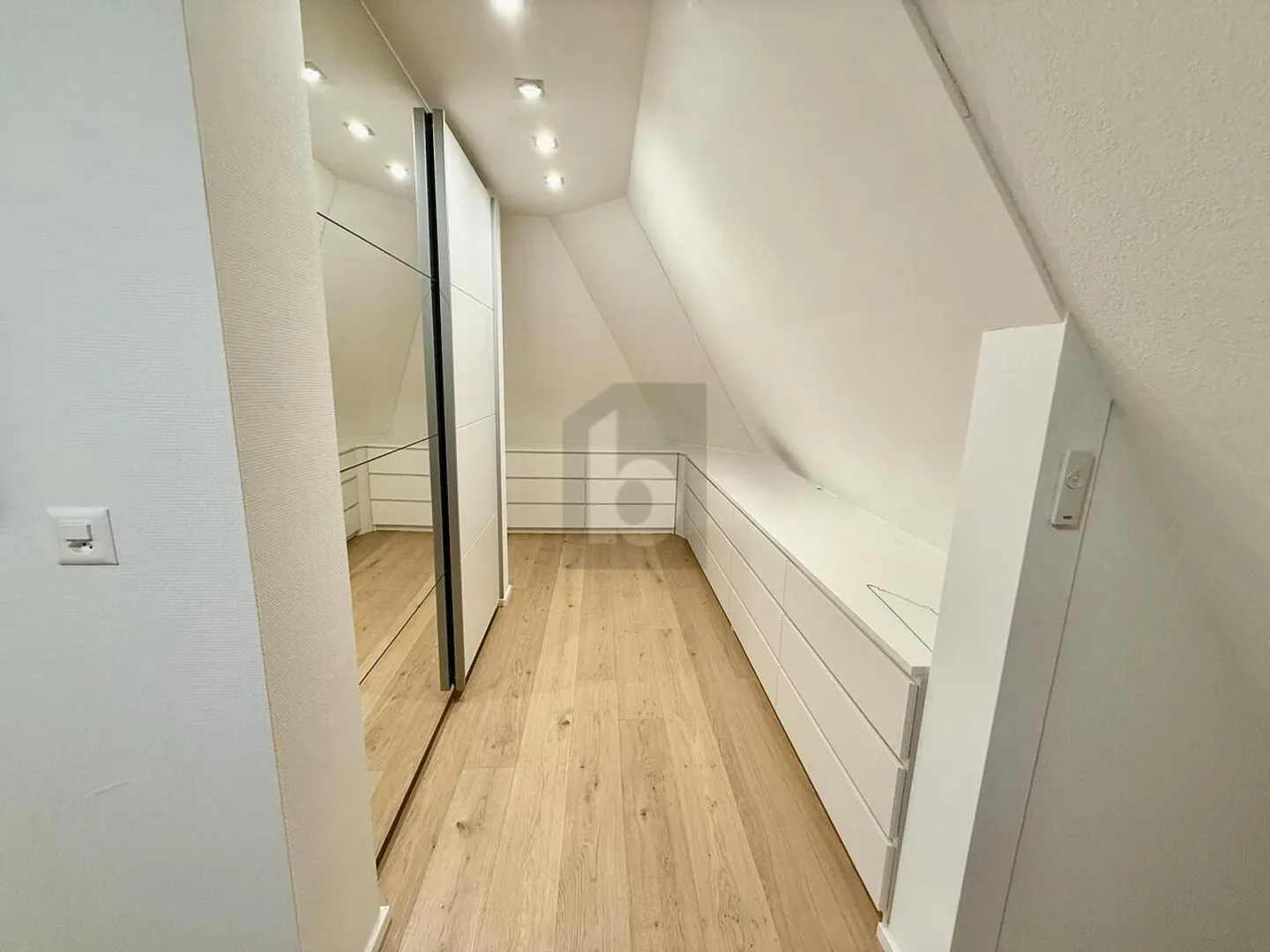 Furnished apartment for rent - Photo 4 of 6