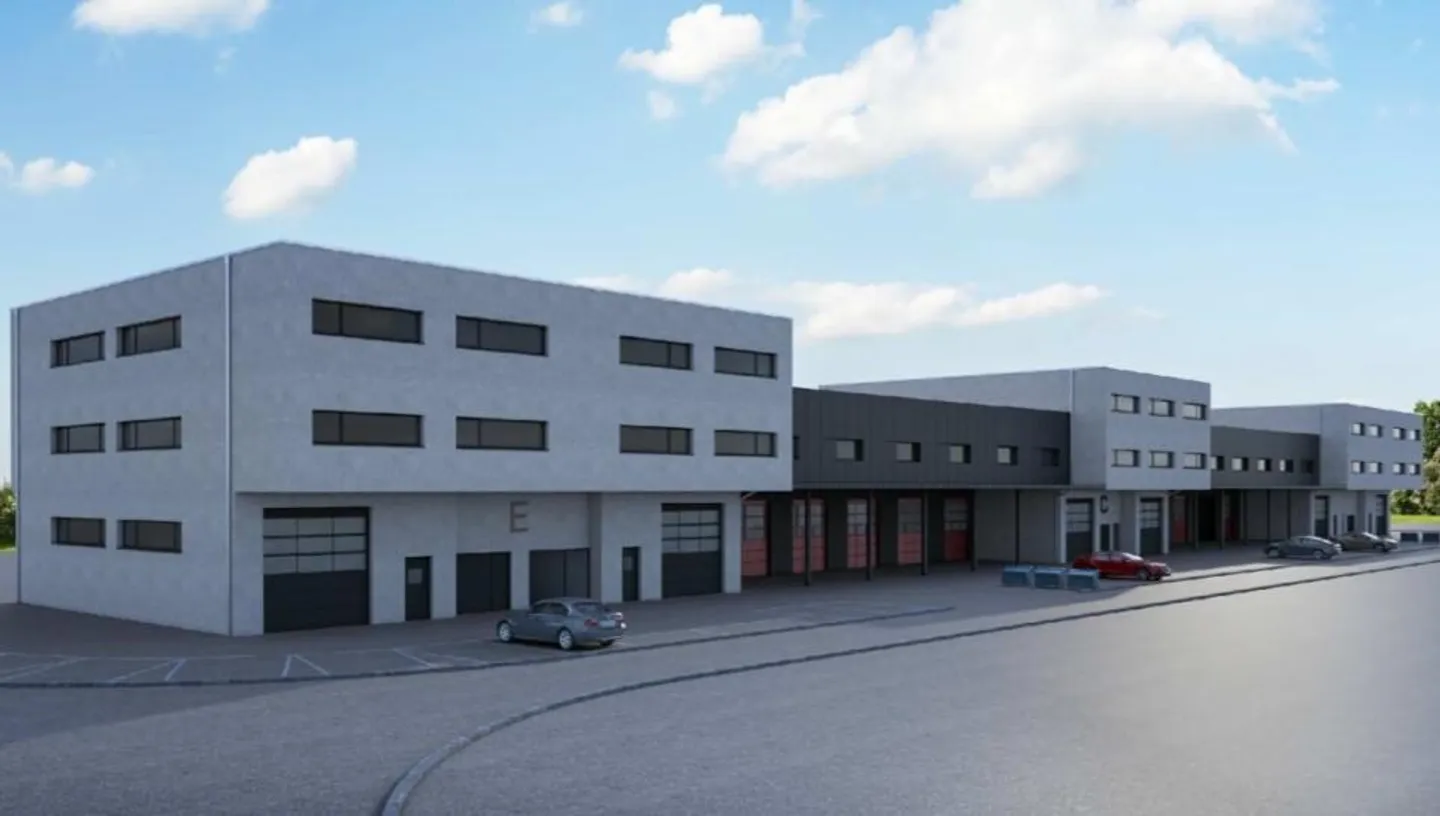 Halle industrielle avec aménagement - Photo 1 sur 4