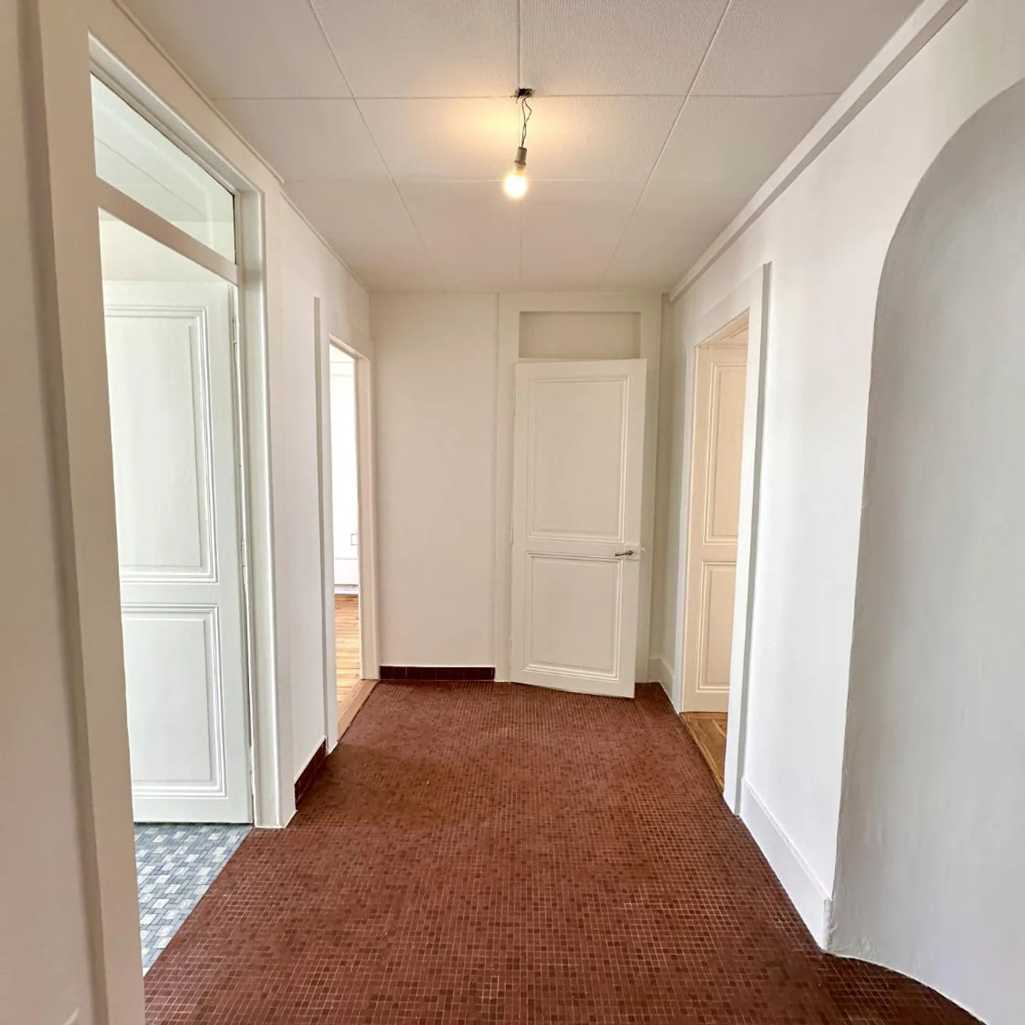 Appartement Urbain avec Terrasse - Photo 2 sur 11