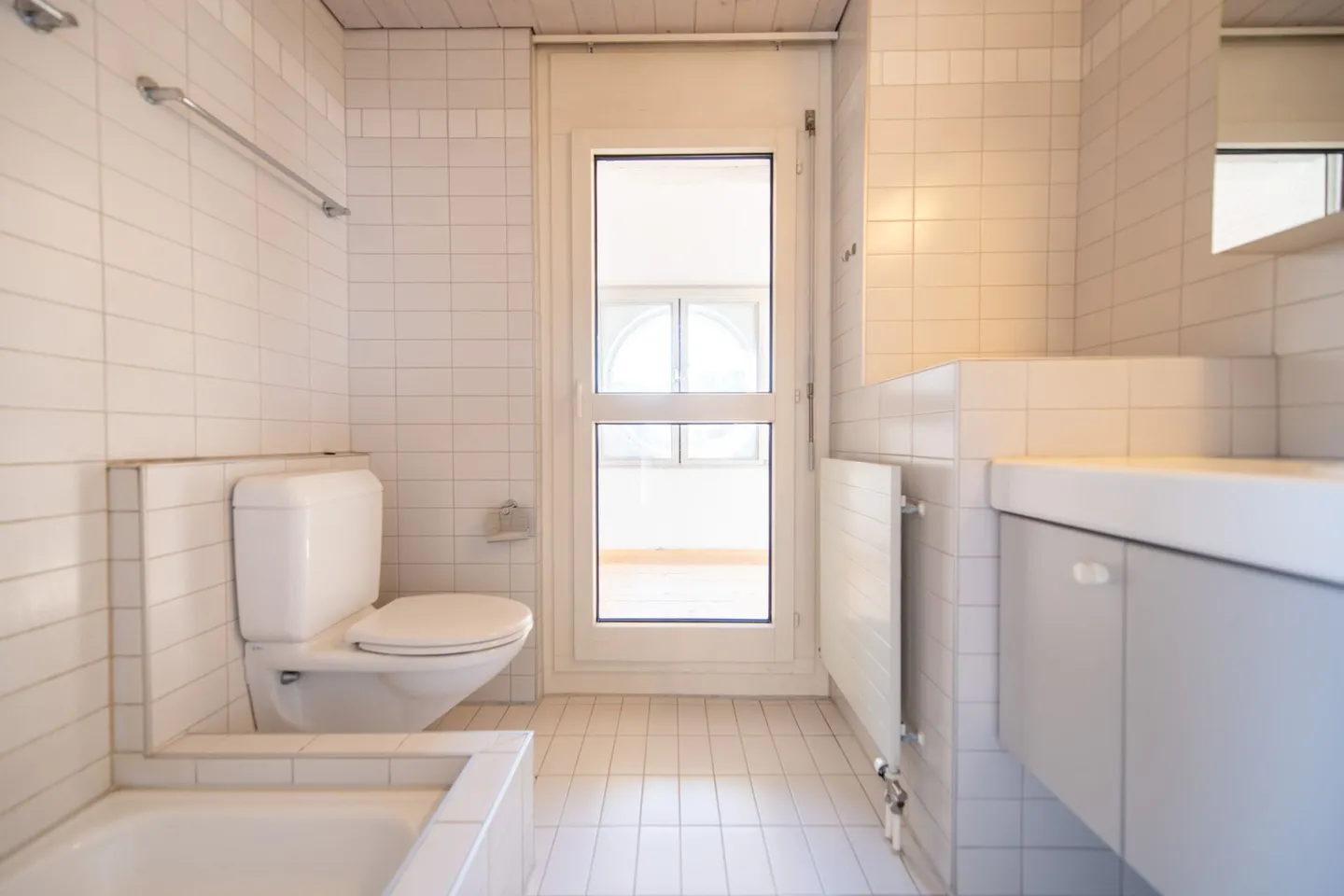 Centrale e tranquilla: Luminoso appartamento duplex di 3,5 locali con giardino d'inverno e balcone - Foto 15 di 21