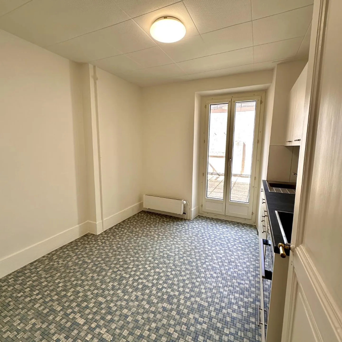 Appartement Urbain avec Terrasse - Photo 4 sur 11