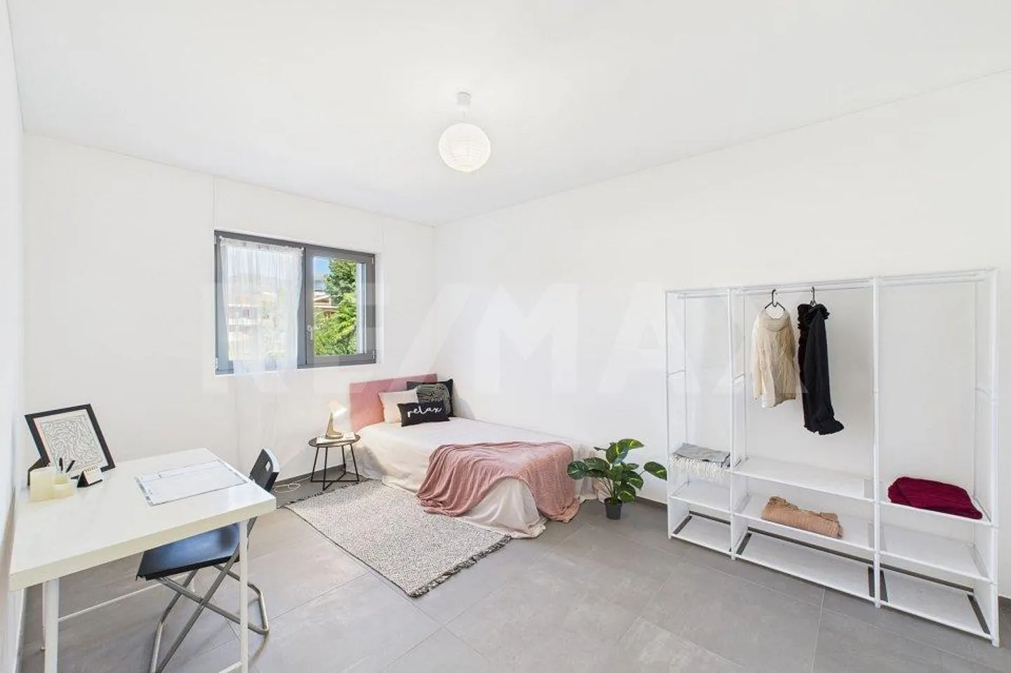 Spacious Apartment with Terrace - Photo 6 of 13