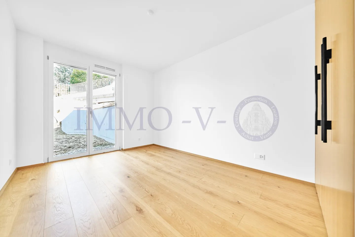 NEUF DE HAUT STANDING AVEC BALCON-TERRASSE ET VUE PANORAMIQUE - LOT 3 - Foto 11 von 13