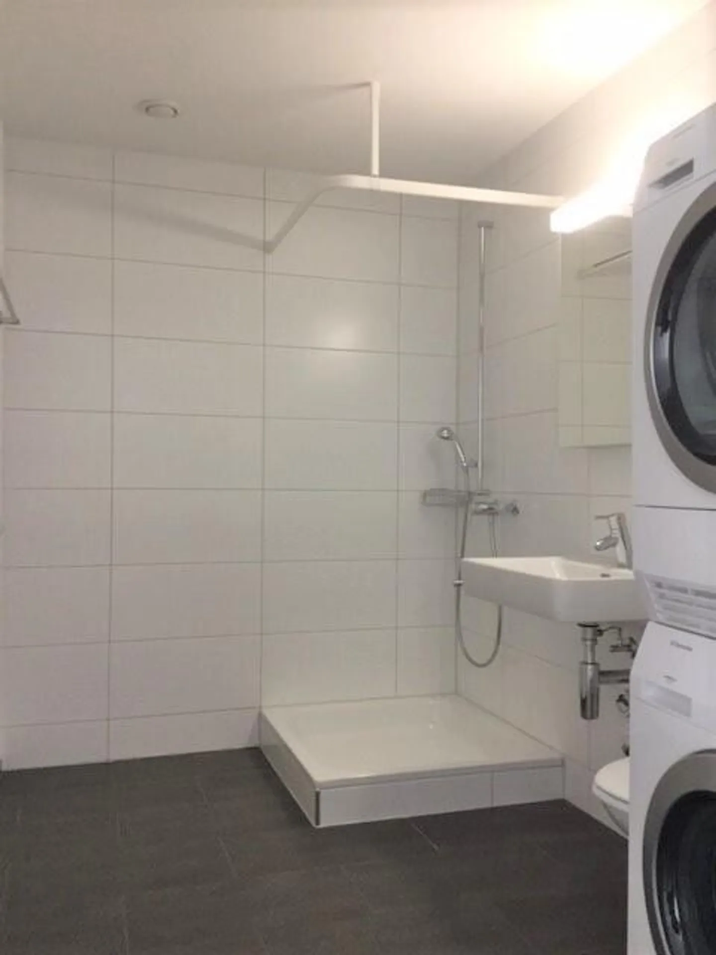 Appartement lumineux de 3,5 pièces avec 2 loggias - Photo 5 sur 7