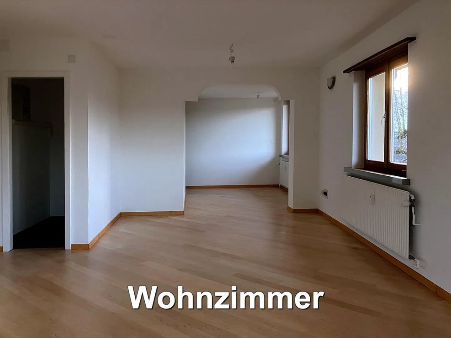 Appartement partiellement rénové à louer dans le centre du village de Wenslingen - Photo 2 sur 27