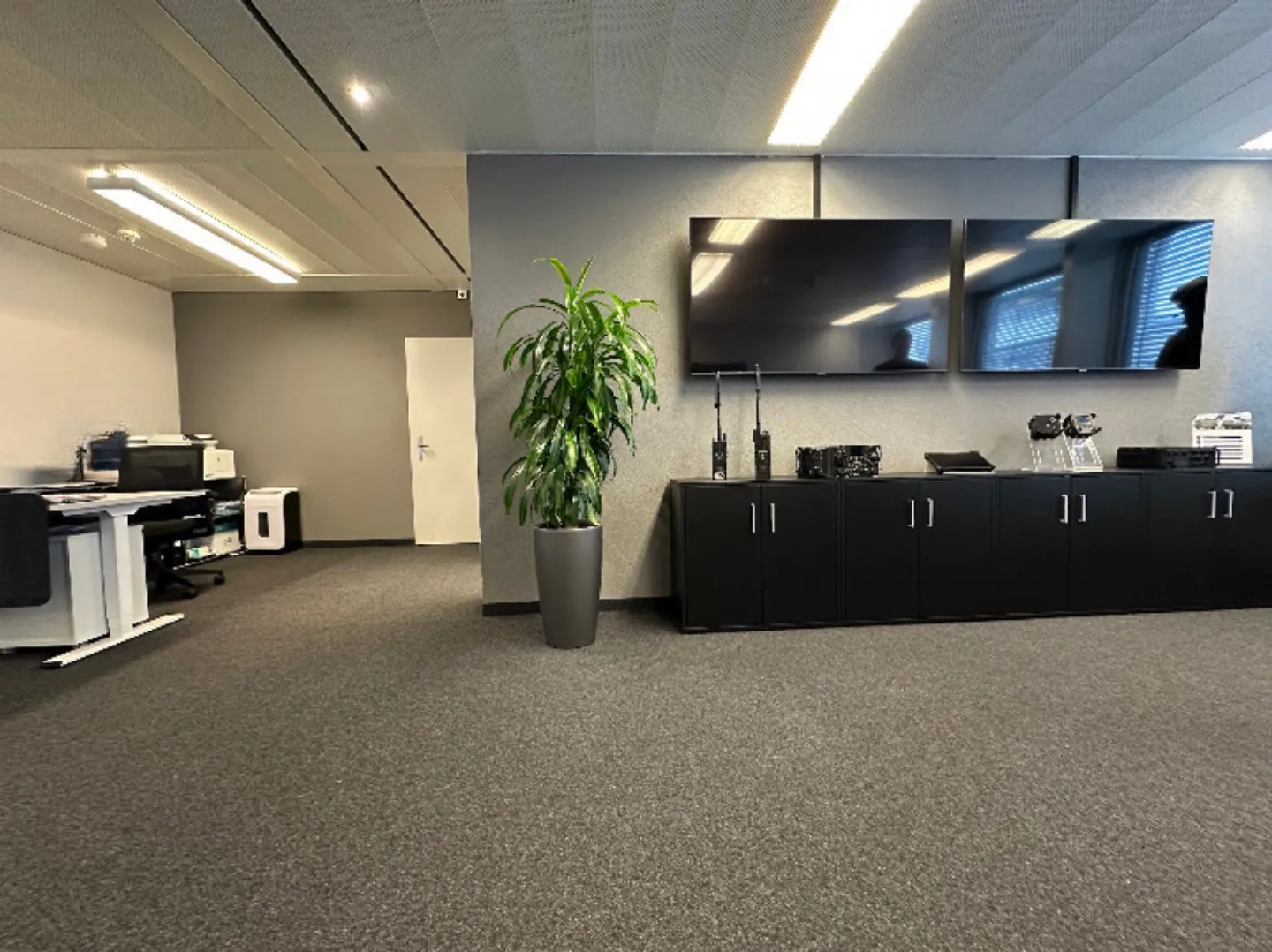 Recherche d'un nouveau locataire pour des bureaux représentatifs en emplacement central - Photo 4 sur 9