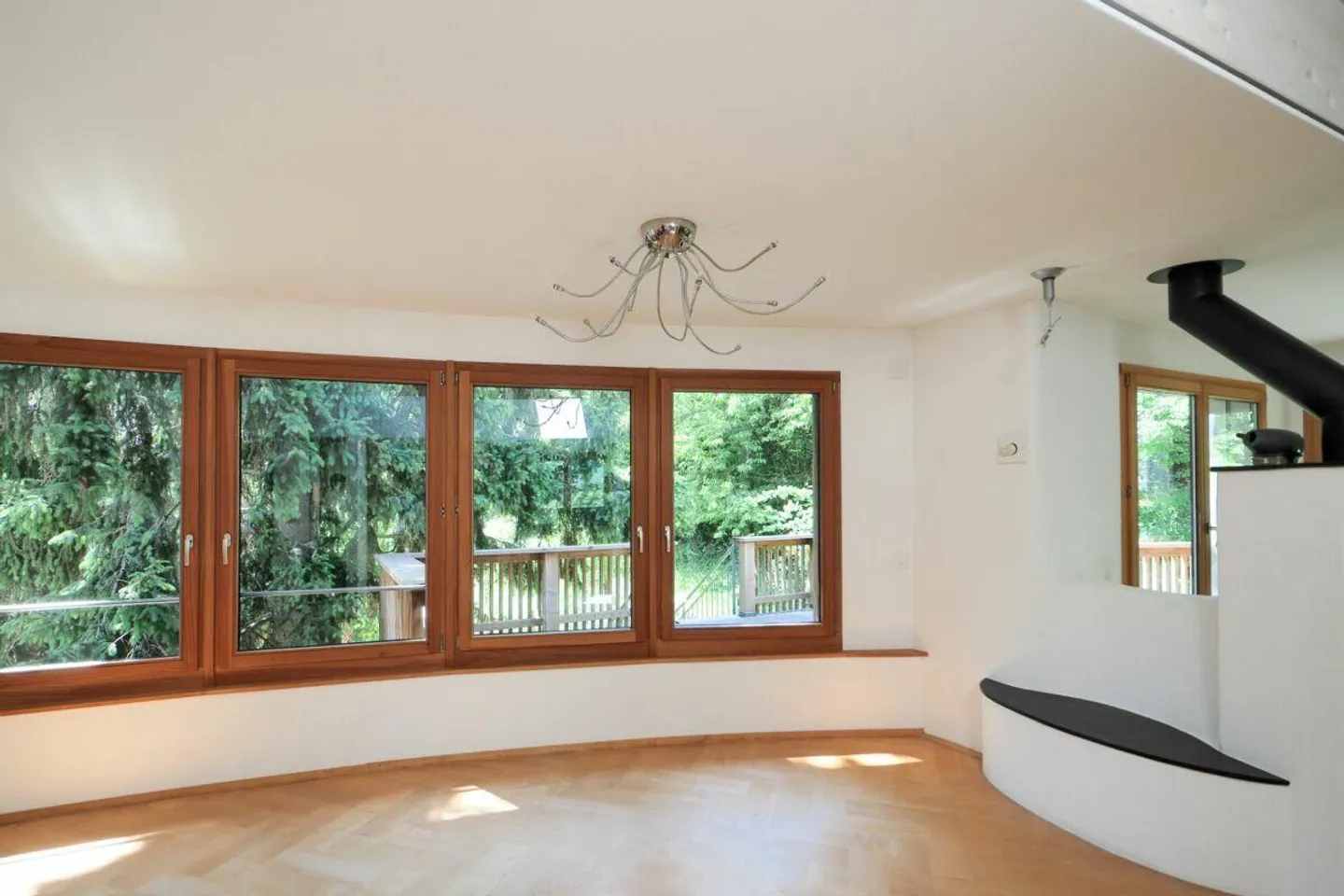 Single-family house with garden - Photo 8 of 18