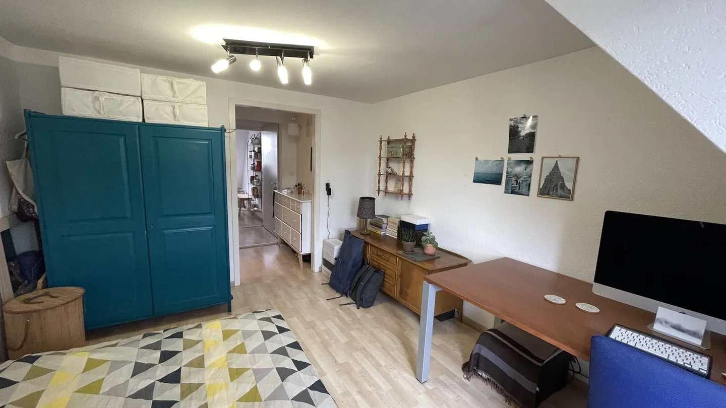 Appartement mansardé central de 1.5 pièce avec ascenseur - Photo 3 sur 5