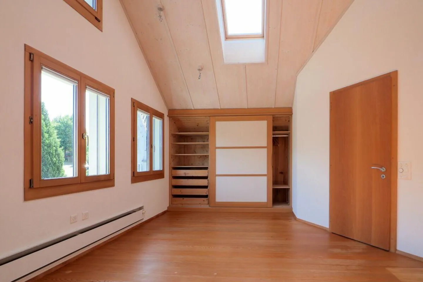 Single-family house with garden - Photo 11 of 18