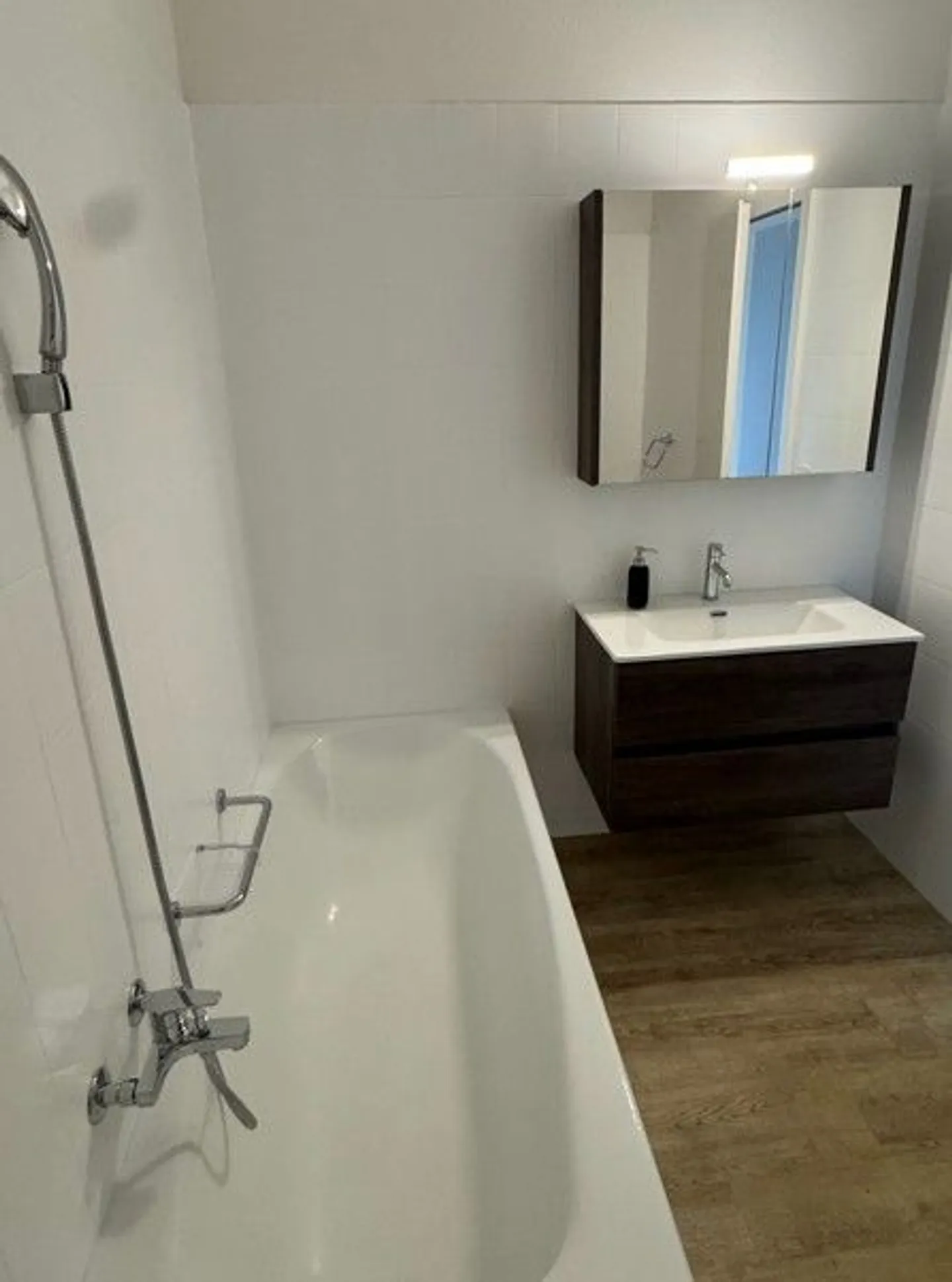 Stilvolles 4.5-Zimmer-Wohnung mit Garten - Foto 8 von 10