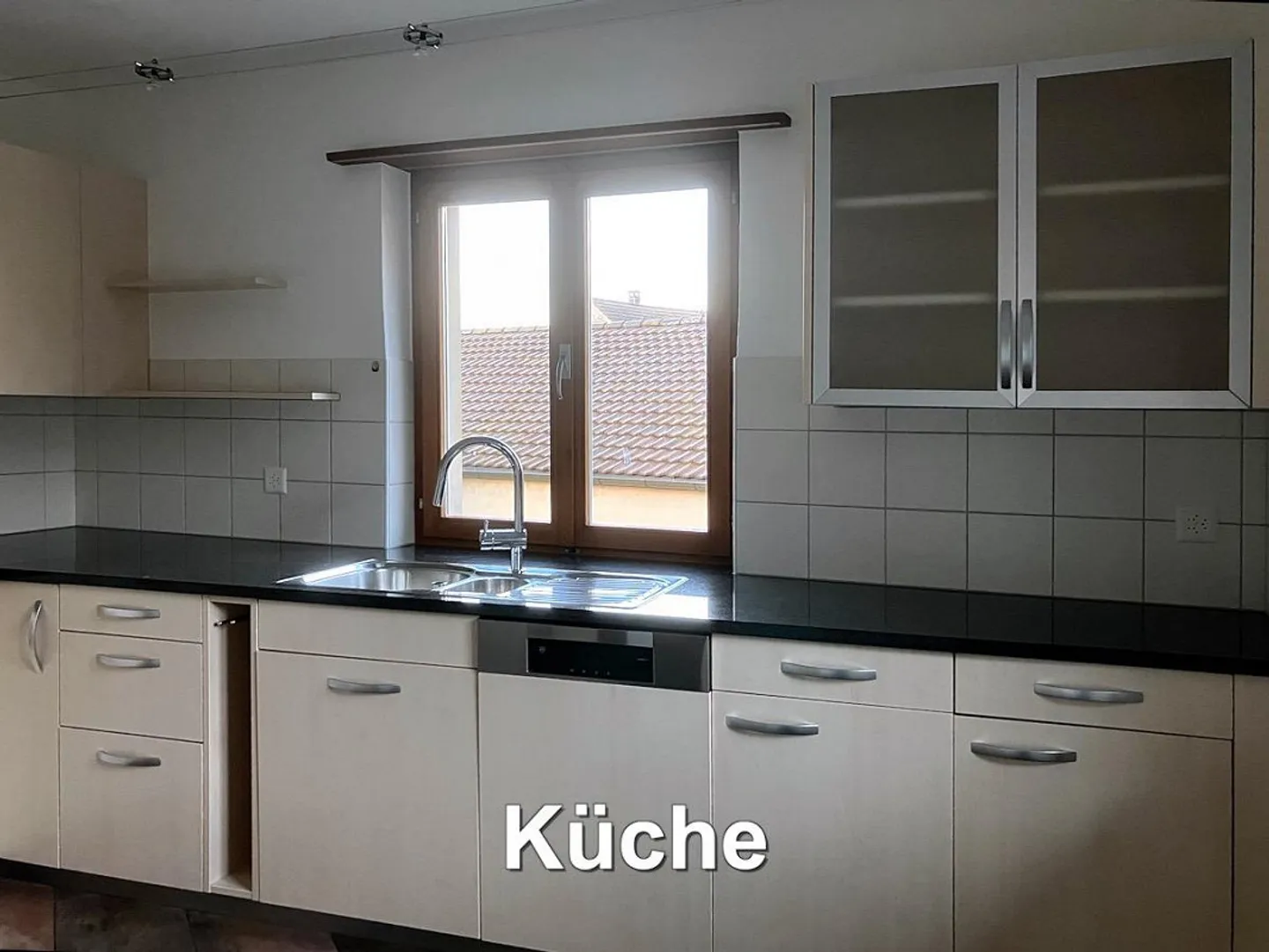 Appartement partiellement rénové à louer dans le centre du village de Wenslingen - Photo 9 sur 27