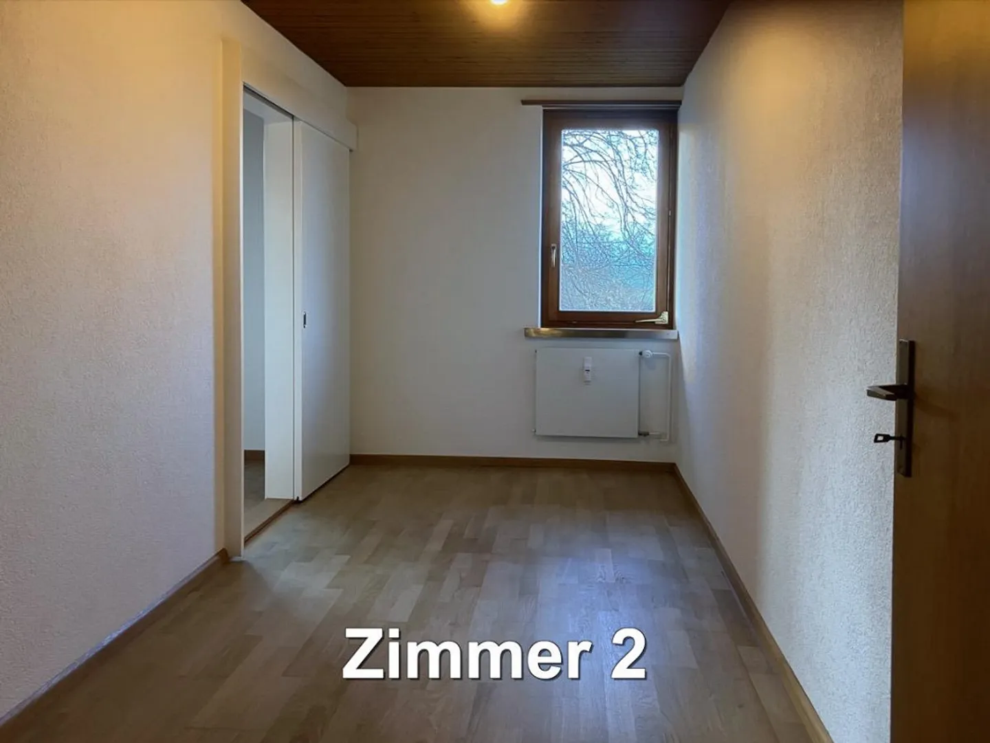 Appartement partiellement rénové à louer dans le centre du village de Wenslingen - Photo 18 sur 27