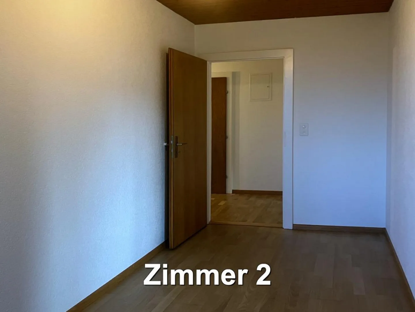 Appartement partiellement rénové à louer dans le centre du village de Wenslingen - Photo 19 sur 27