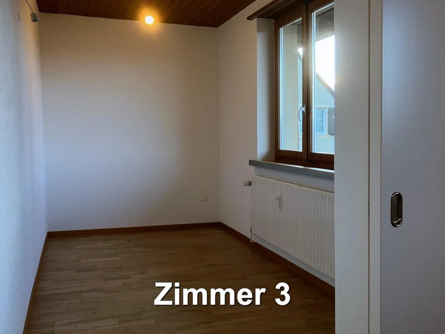 Appartement partiellement rénové à louer dans le centre du village de Wenslingen - Photo 20 sur 27