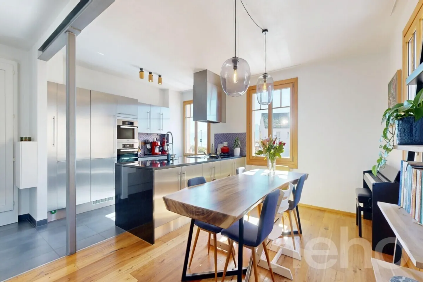 Casa di villaggio ristrutturata con giardino - Foto 3 di 12