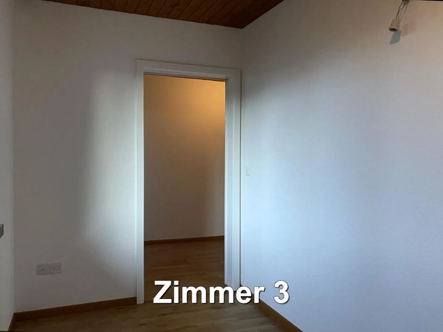 Appartement partiellement rénové à louer dans le centre du village de Wenslingen - Photo 22 sur 27