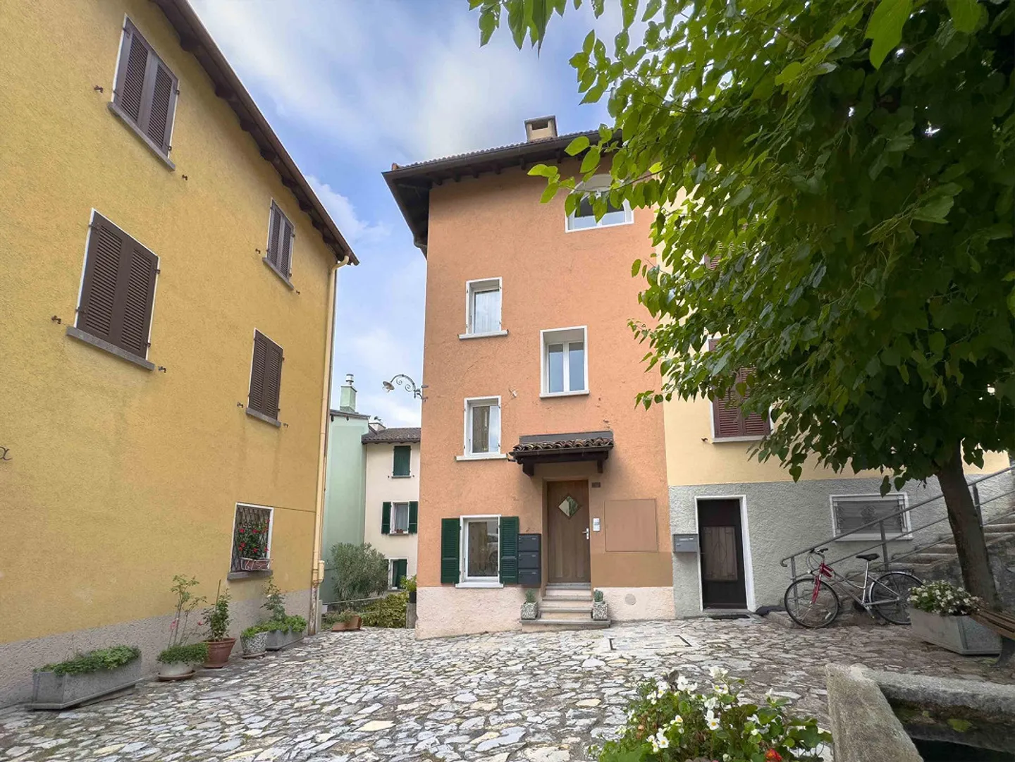 Appartement meublé à Aldesago dans le noyau de la ville - Photo 8 sur 11