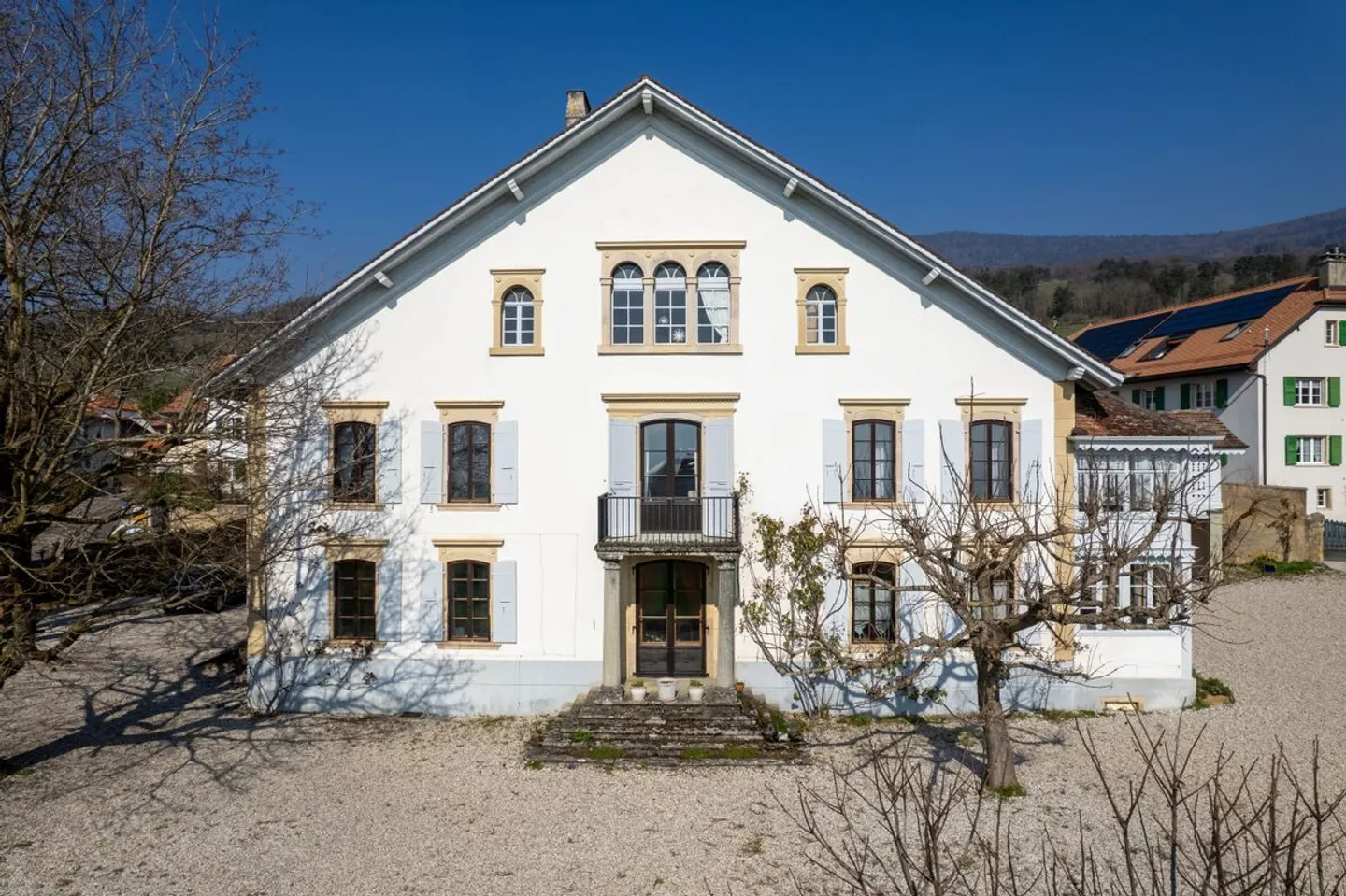 Historisches Haus in Bonvillars - Foto 10 von 13