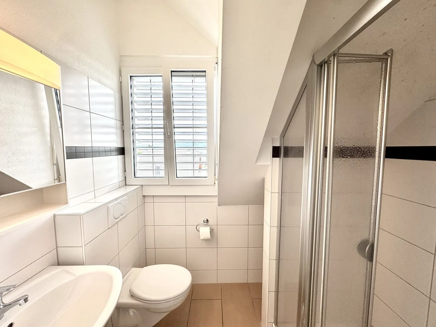 Appartement exclusif de 4,5 pièces avec vue sur la montagne et accès direct par ascenseur - Photo 12 sur 13