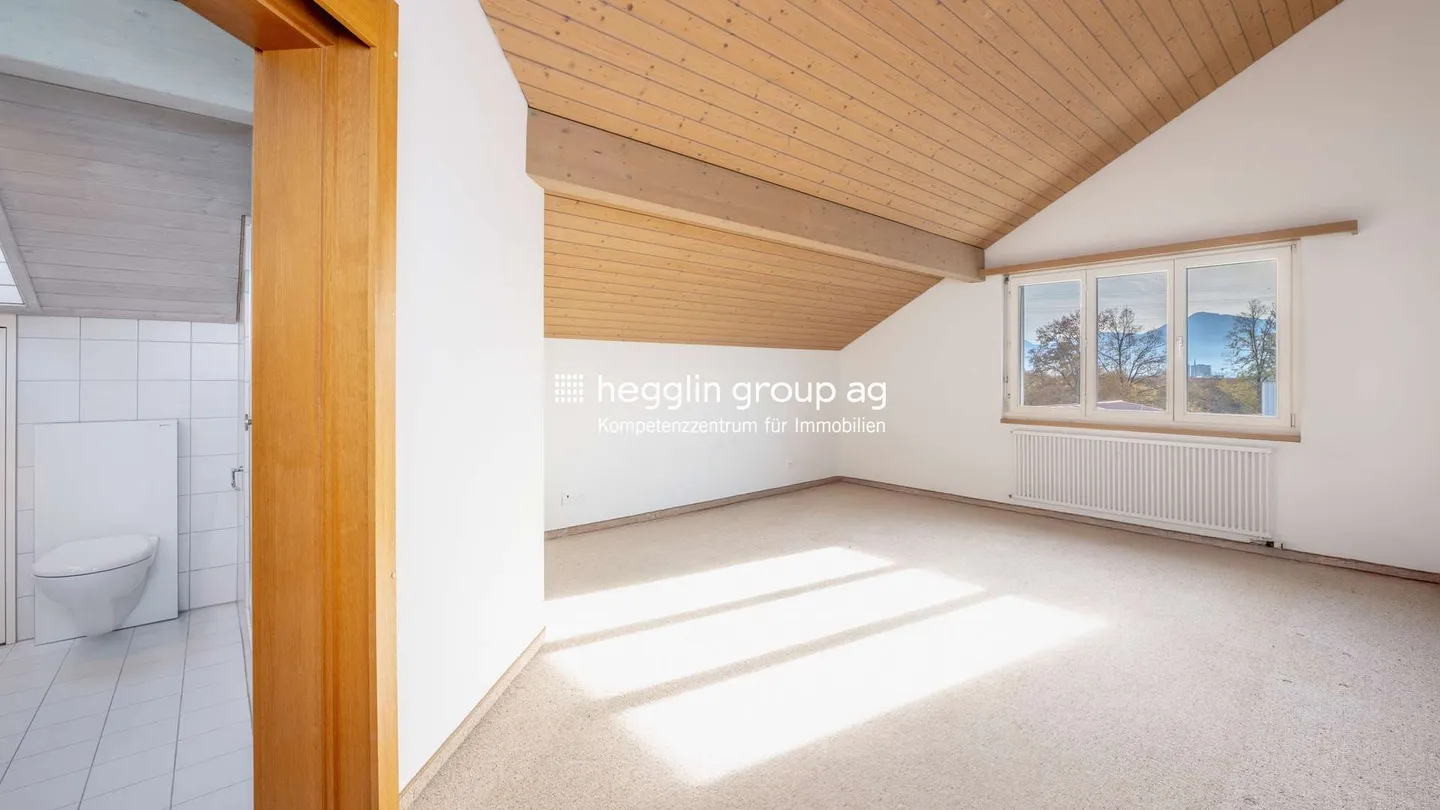 Attic Maisonette above the commercial zone in Cham - Photo 8 of 13