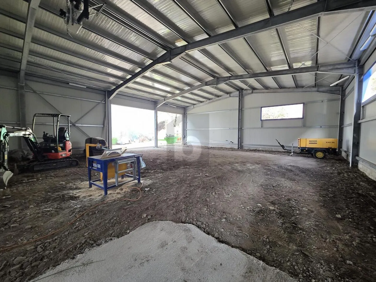 Officina Spaziosa in Posizione Soleggiata - Foto 3 di 4