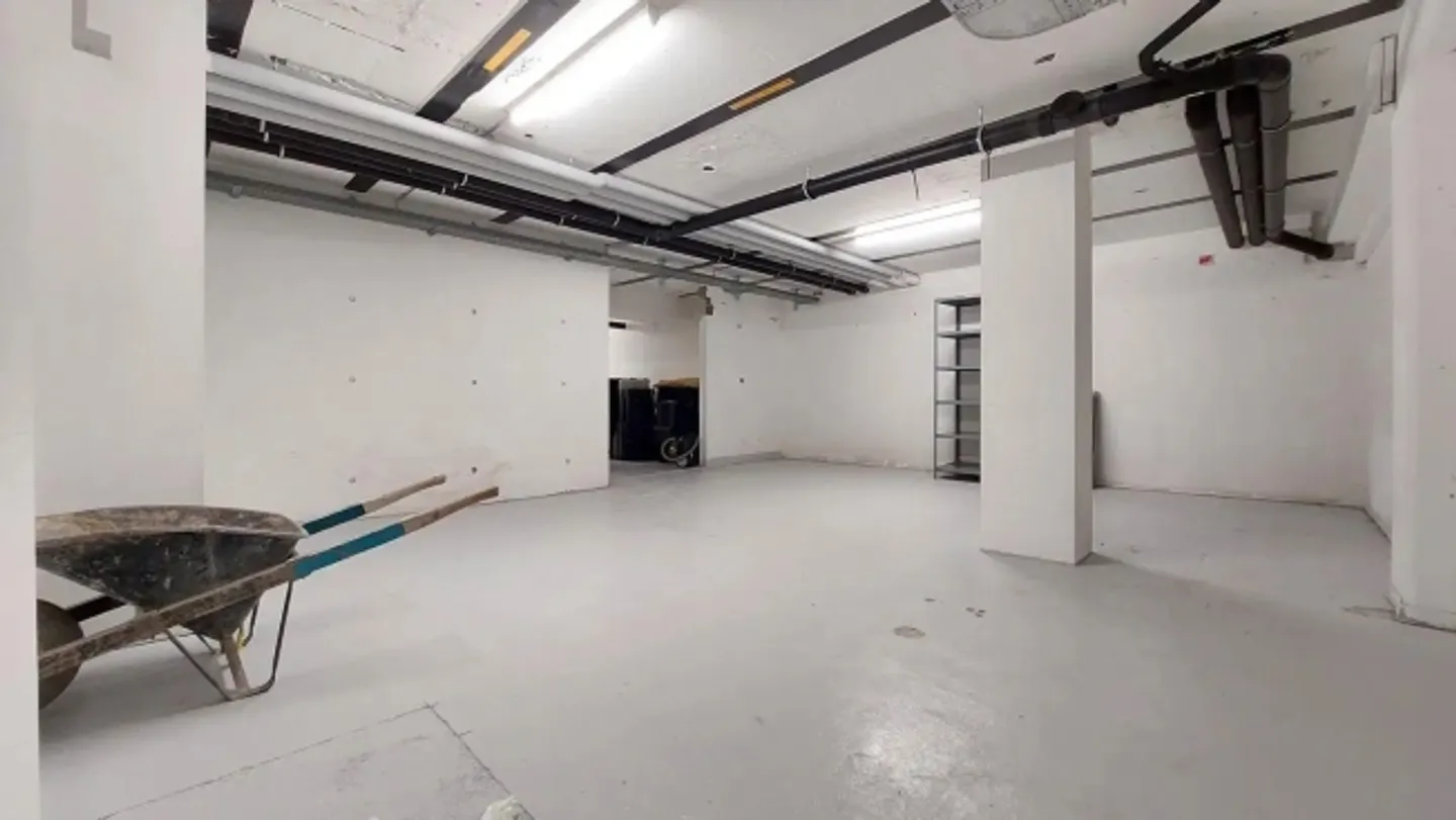 Salles de stockage entre 23-111 m² au 3ème sous-sol - Photo 5 sur 7