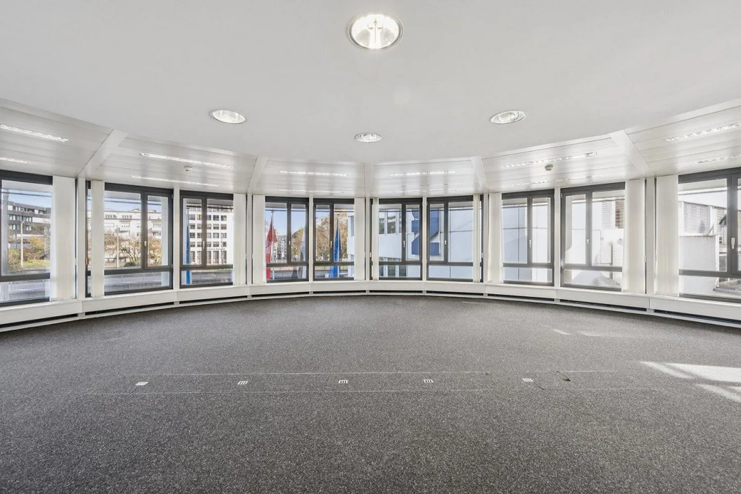 Central. Spacious. Inspiring - Offices in immediate proximity to the train station... - Photo 6 of 13