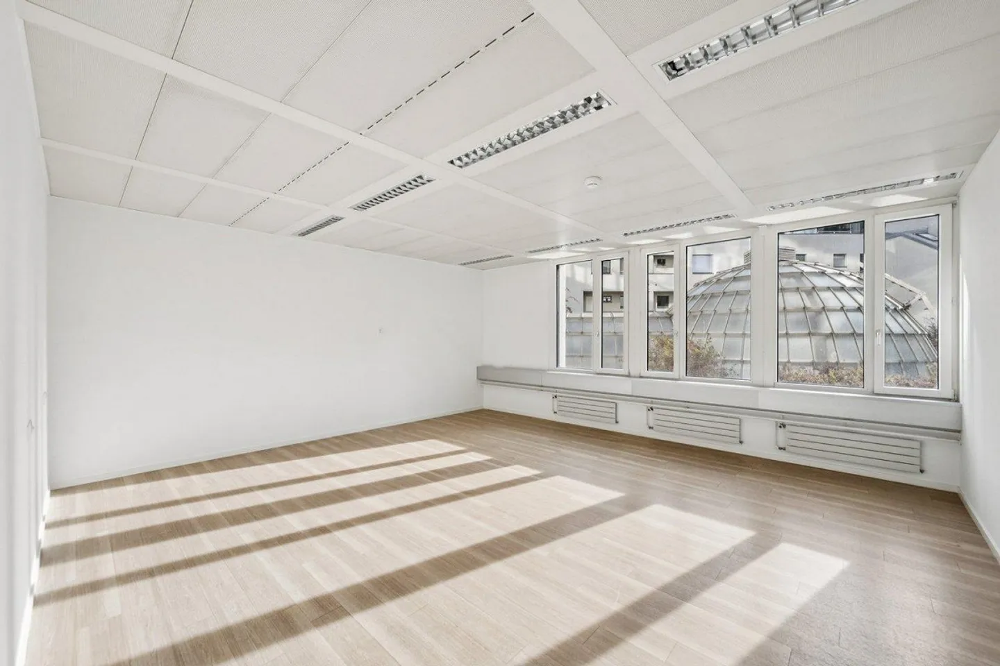 Central. Spacious. Inspiring - Offices in immediate proximity to the train station... - Photo 10 of 13