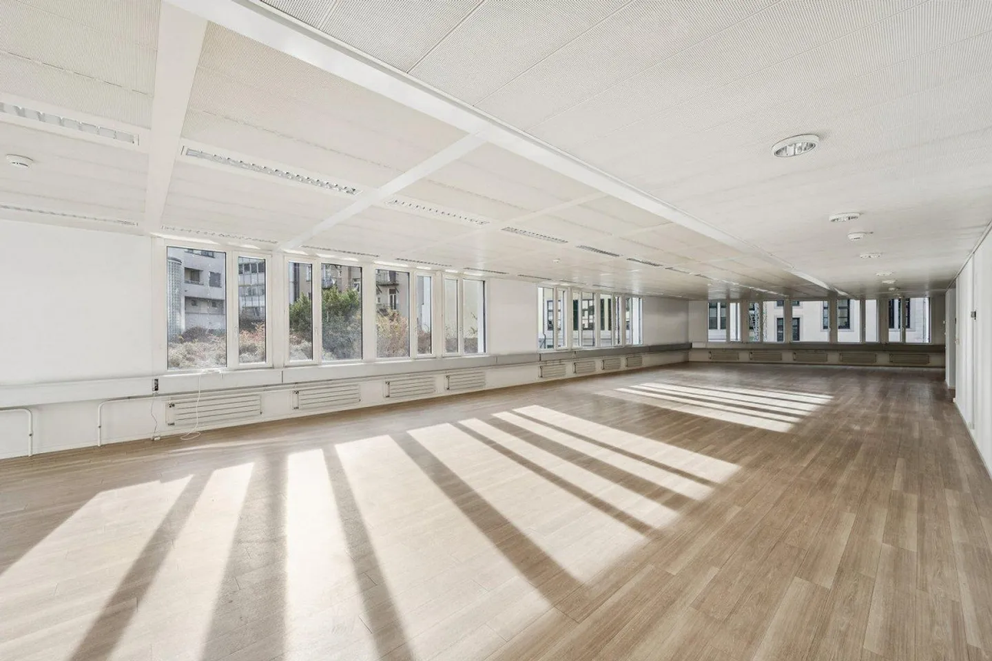 Central. Spacious. Inspiring - Offices in immediate proximity to the train station... - Photo 11 of 13