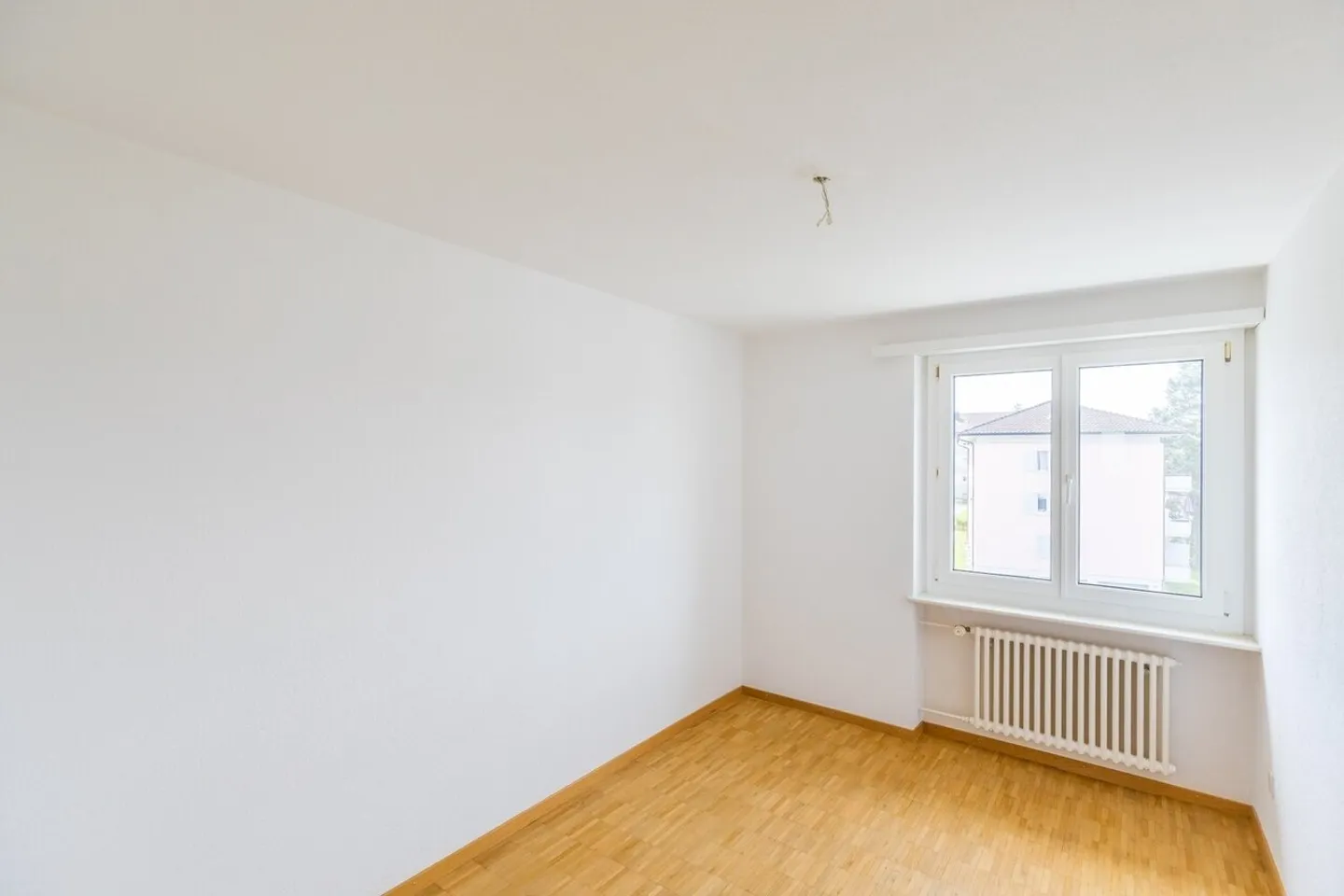 Grand et lumineux appartement de 4,5 pièces à louer ! - Photo 4 sur 9