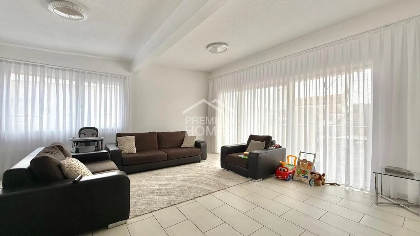 Haut et complètement privé ? Votre maison de rêve à Gurmels - Photo 1 sur 5