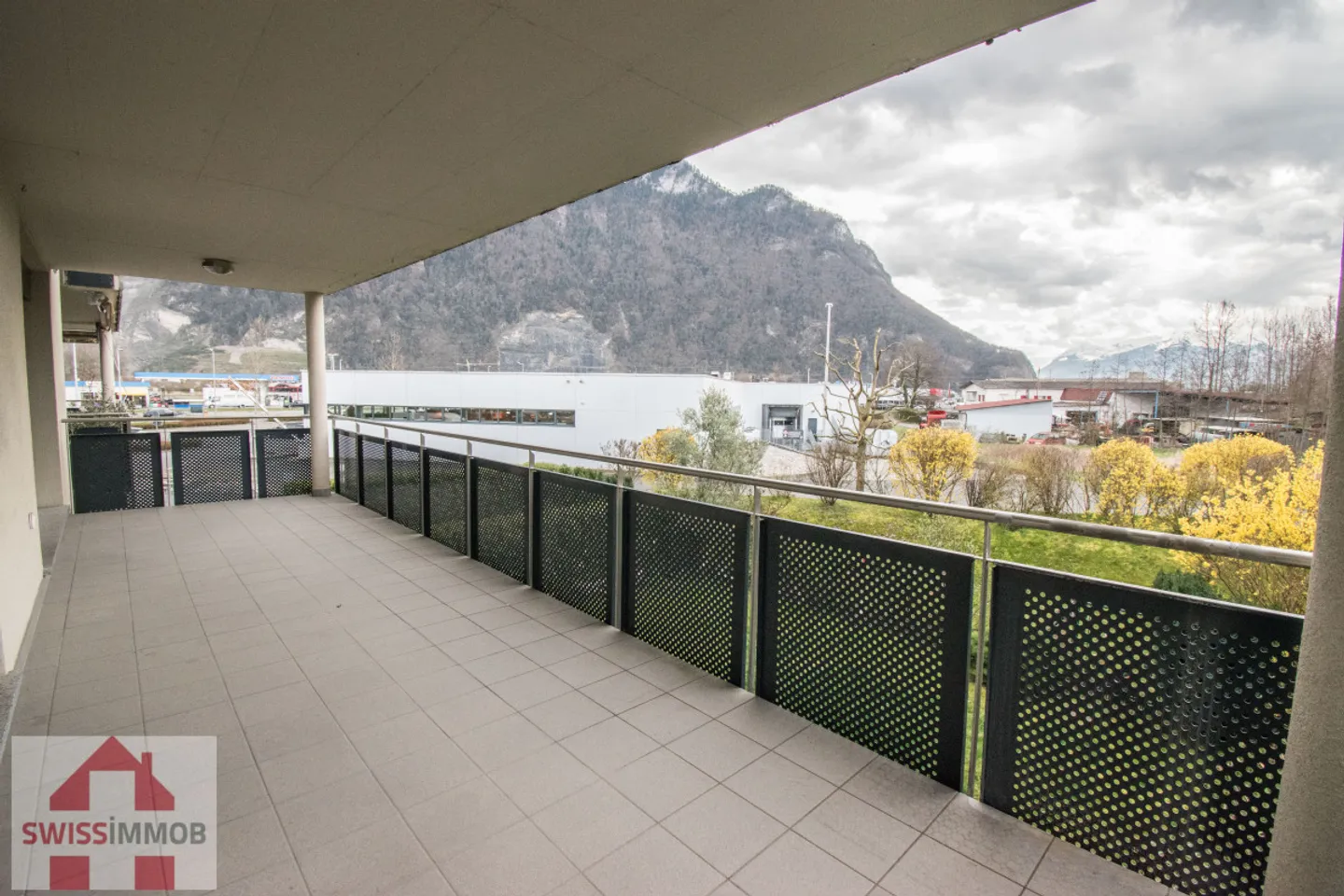 SUPERB MODERN APARTMENT - Photo 8 of 8