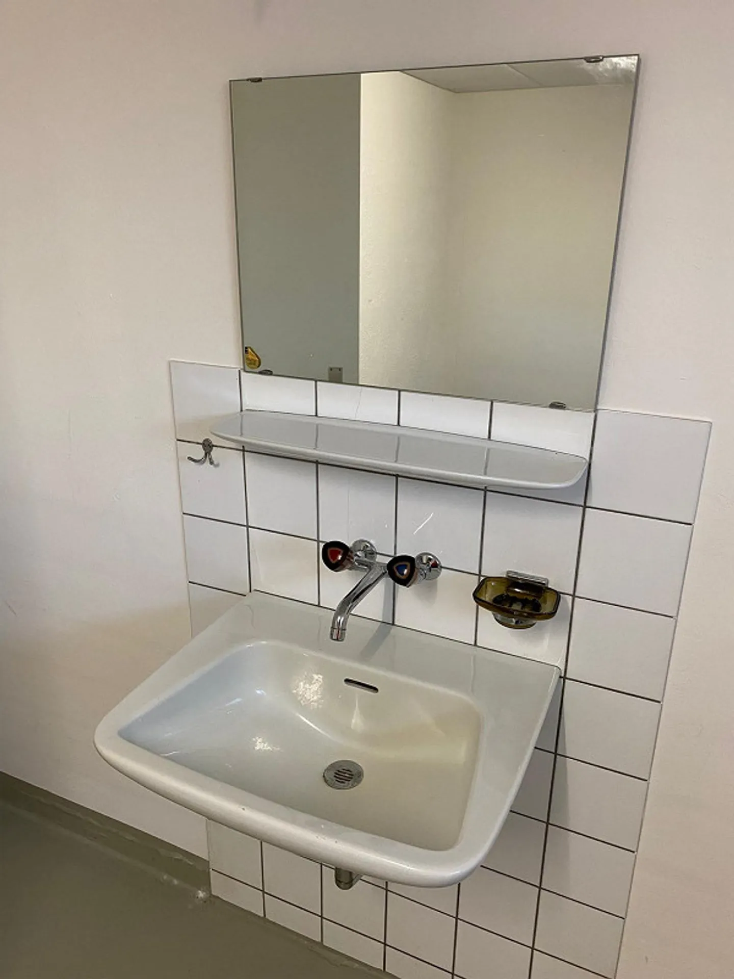 Hobby room for rent - Photo 3 of 3