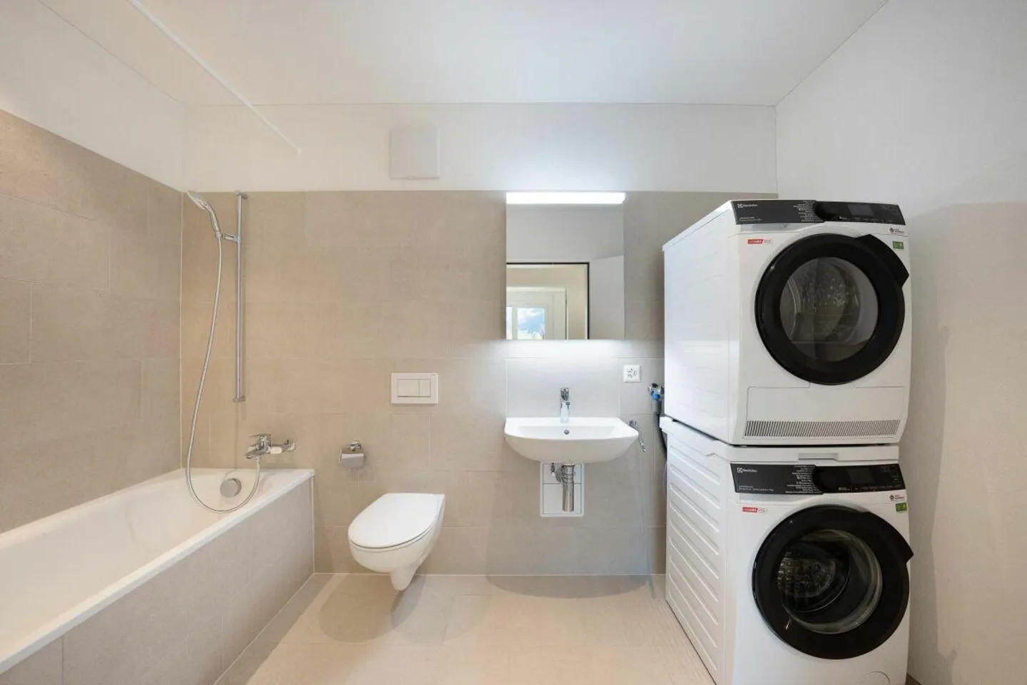 Rheincity - central and bright ground floor apartment! - Photo 9 of 13