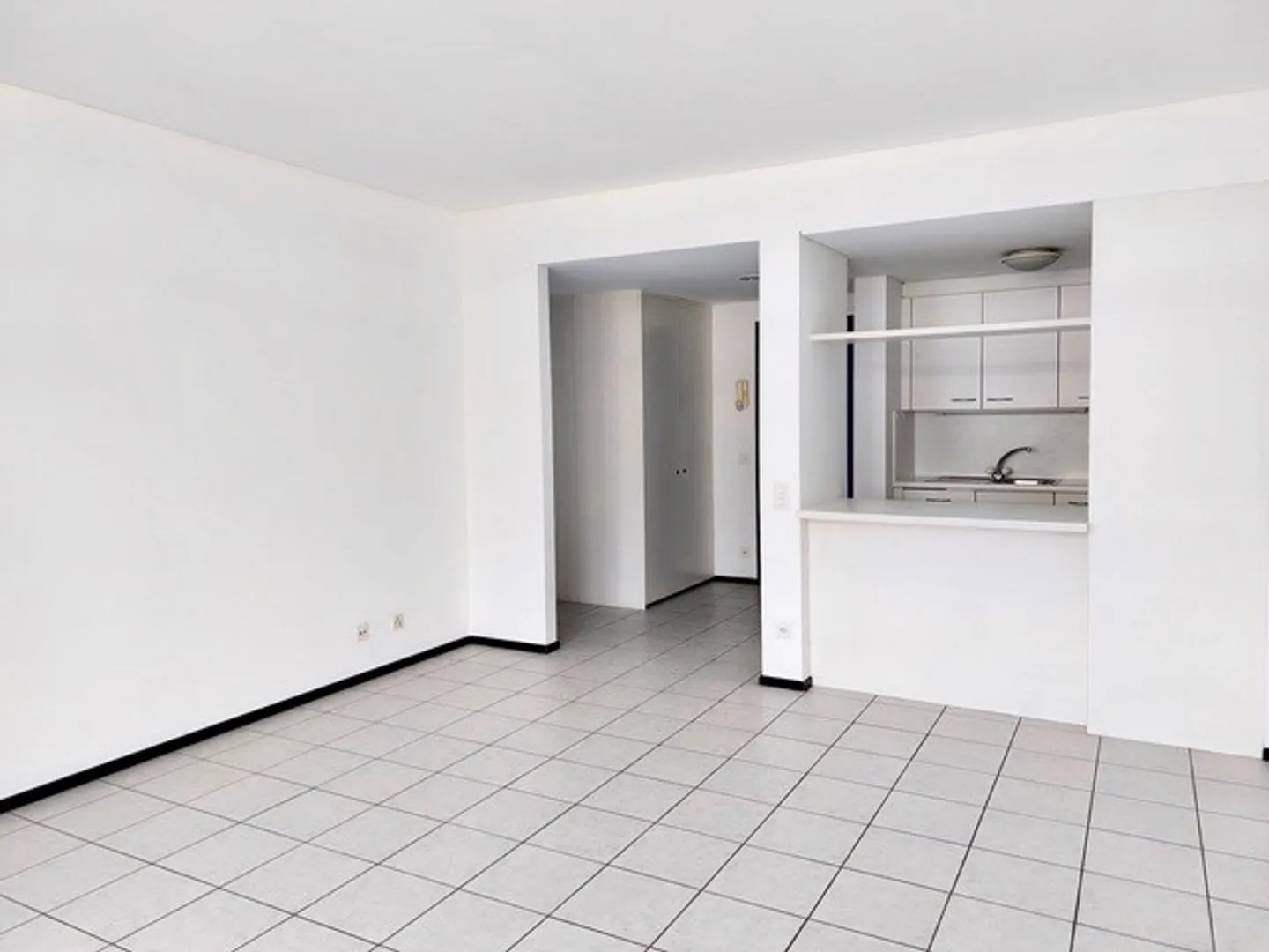 2.5-room apartment in a strategic area in Chiasso - Photo 2 of 7