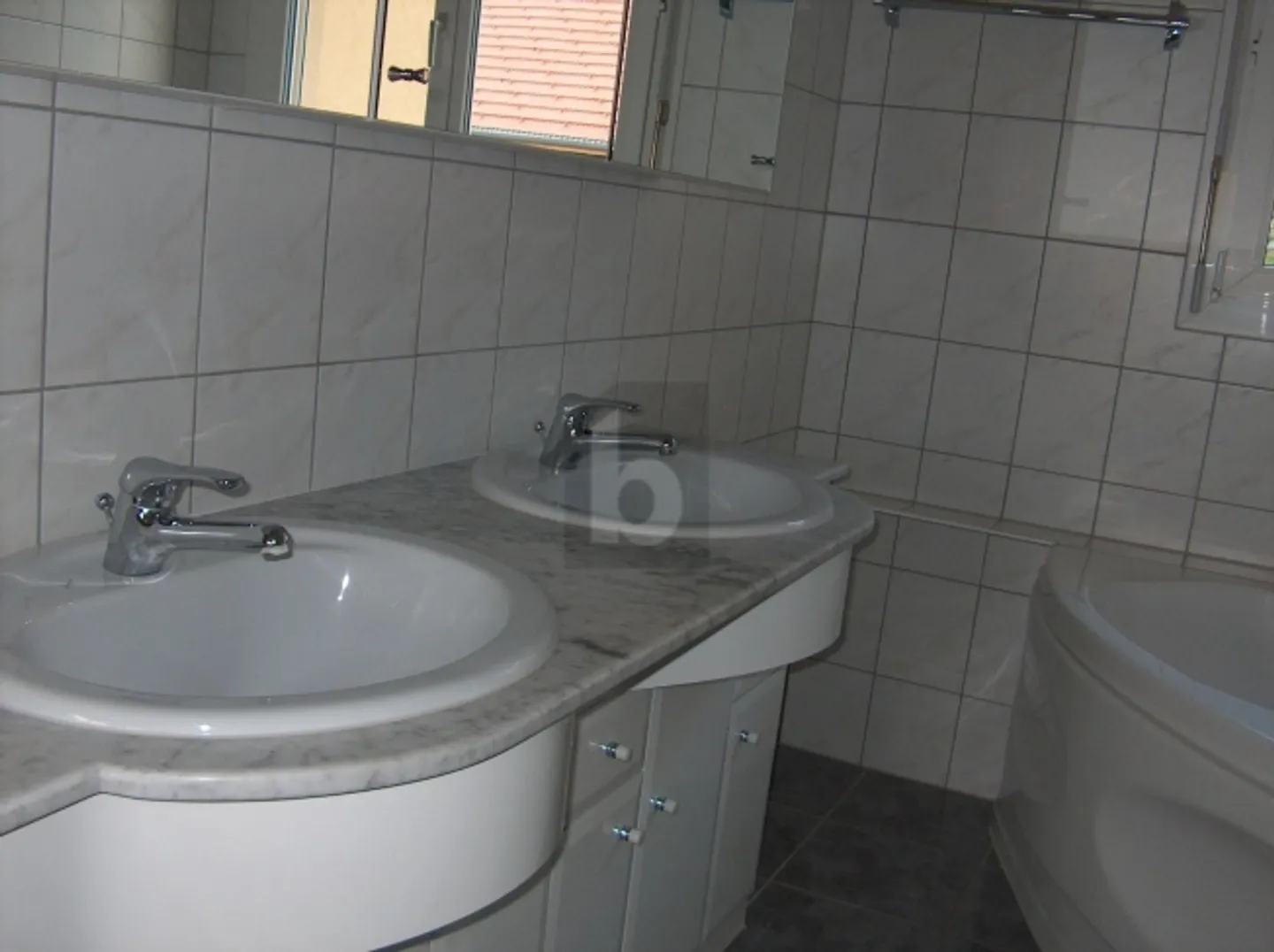 SPACIOUS WITH OWNERSHIP STANDARD - Photo 4 of 6