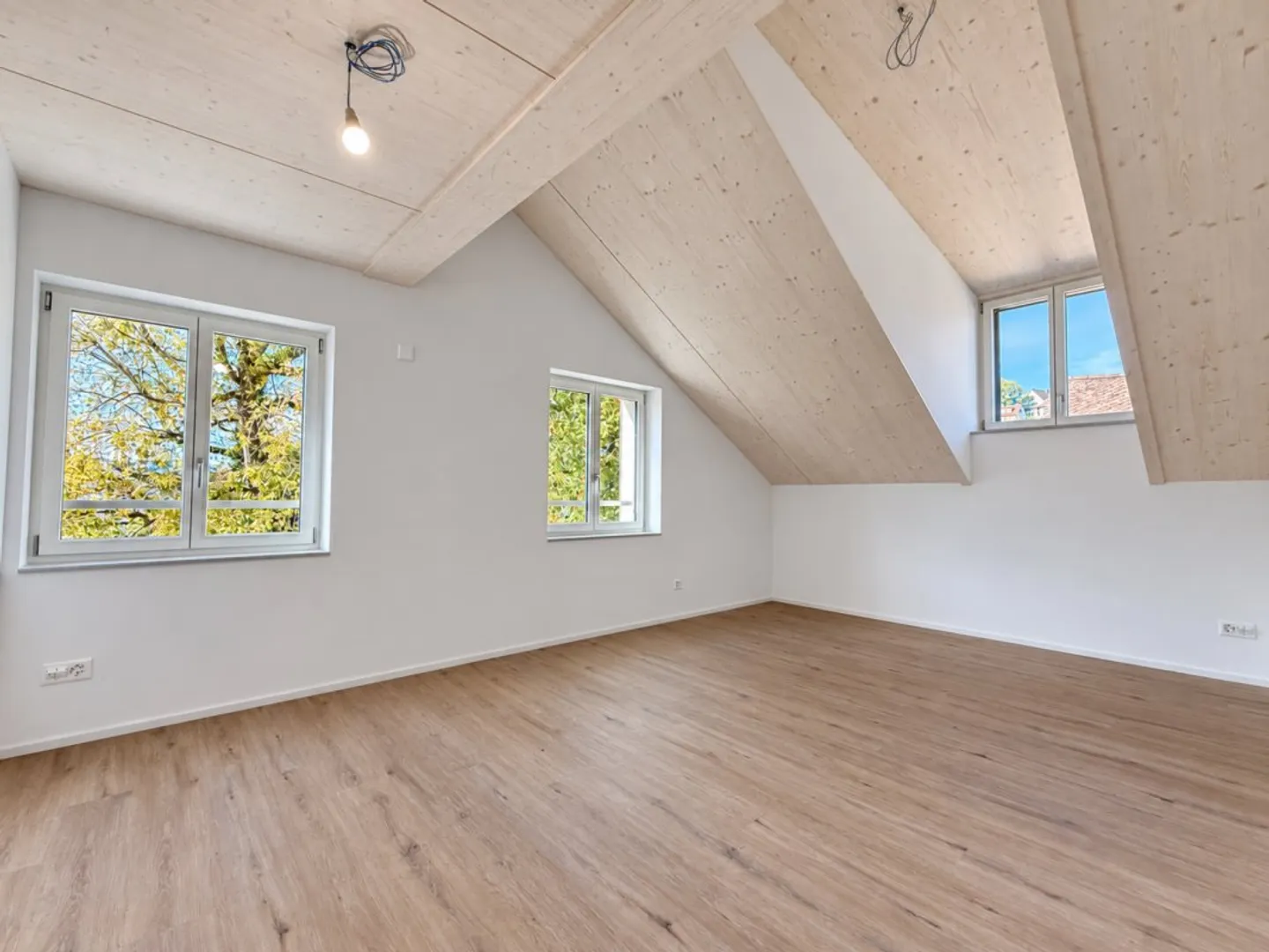MAISONETTE SPACIEUSE AVEC CHARME DE TOIT EN PREMIÈRE UTILISATION - Photo 3 sur 8