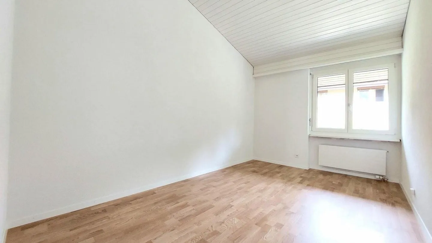 PARZIALMENTE RISTRUTTURATO: appartamento di 3,5 locali di 70 m² al piano terra - Foto 7 di 10
