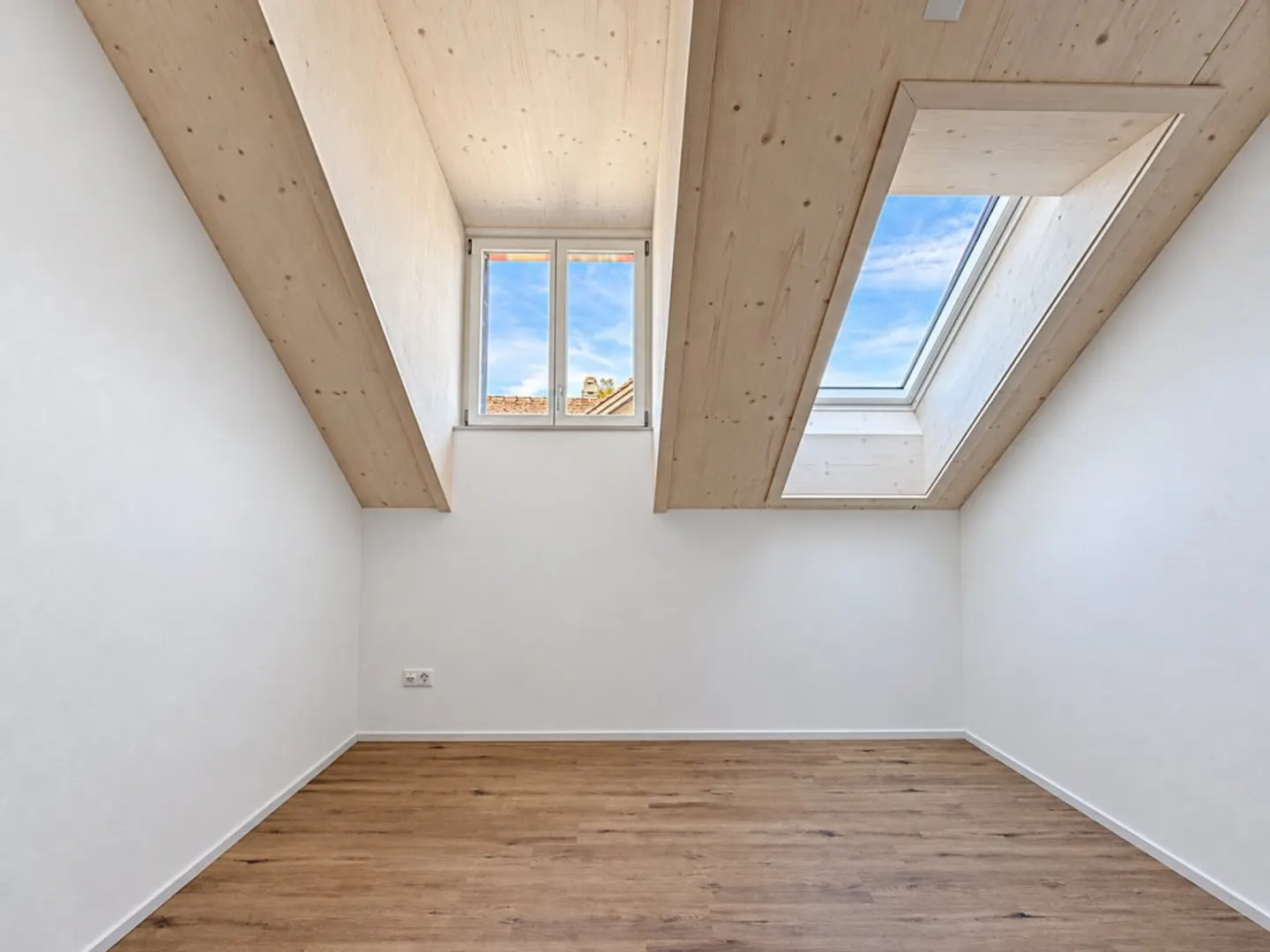 MAISONETTE SPACIEUSE AVEC CHARME DE TOIT EN PREMIÈRE UTILISATION - Photo 4 sur 8