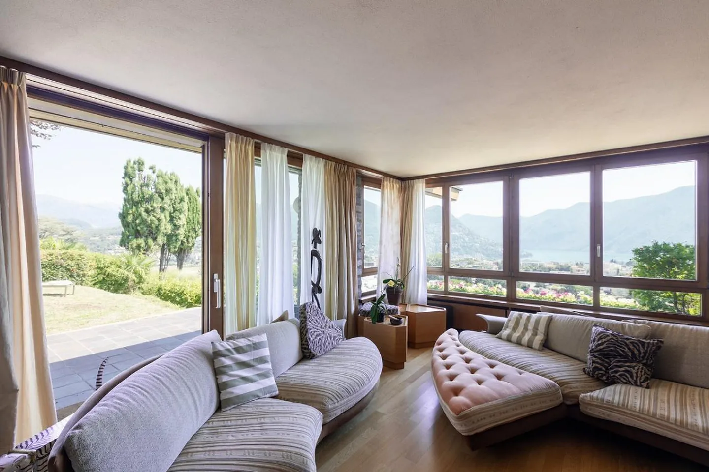 VILLA AVEC VUE SUR LE LAC - Photo 8 sur 13