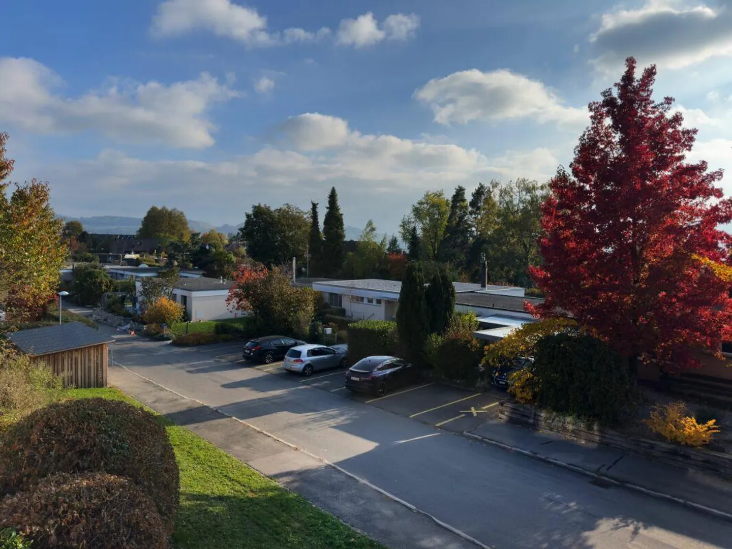 Appartement en copropriété de 4,5 pièces dans un emplacement ensoleillé et adapté aux enfants avec vue dégagée - Photo 2 sur 29