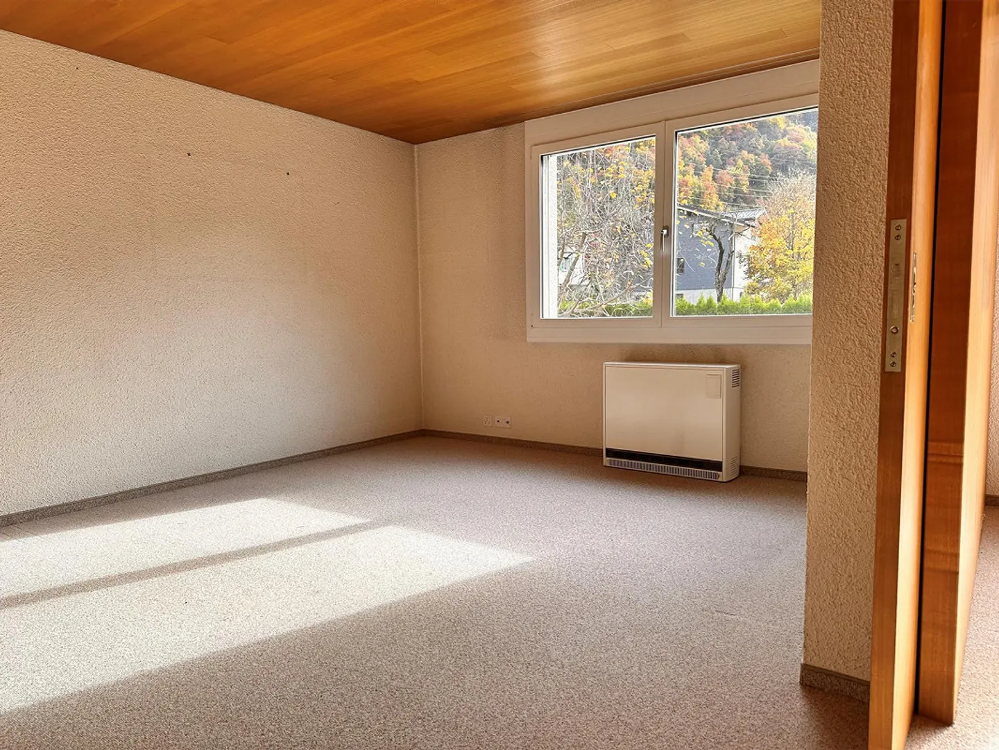 Casa unifamiliare indipendente con 6 stanze, sala hobby e 2 garage - Foto 12 di 28