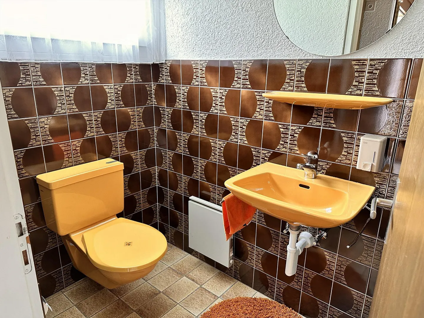 Casa unifamiliare indipendente con 6 stanze, sala hobby e 2 garage - Foto 15 di 28