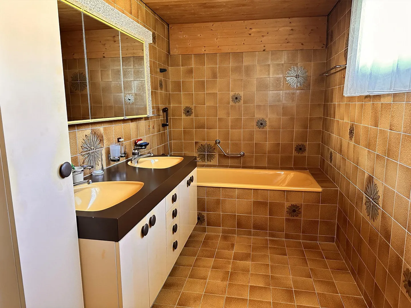 Casa unifamiliare indipendente con 6 stanze, sala hobby e 2 garage - Foto 17 di 28