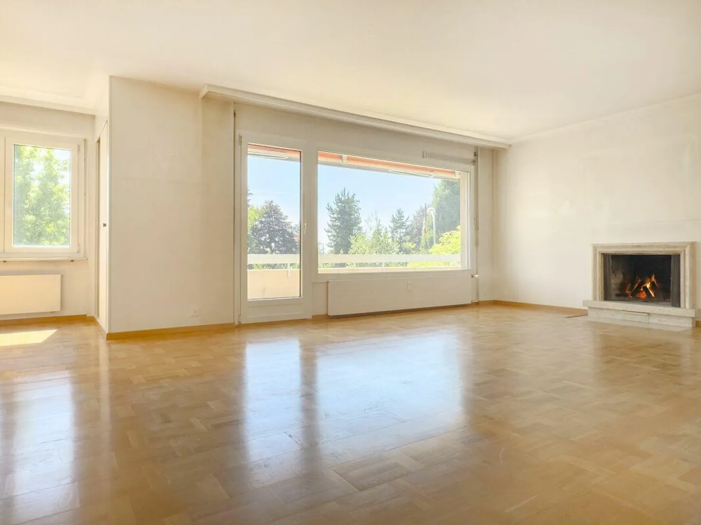 Appartement en copropriété de 4,5 pièces dans un emplacement ensoleillé et adapté aux enfants avec vue dégagée - Photo 4 sur 29