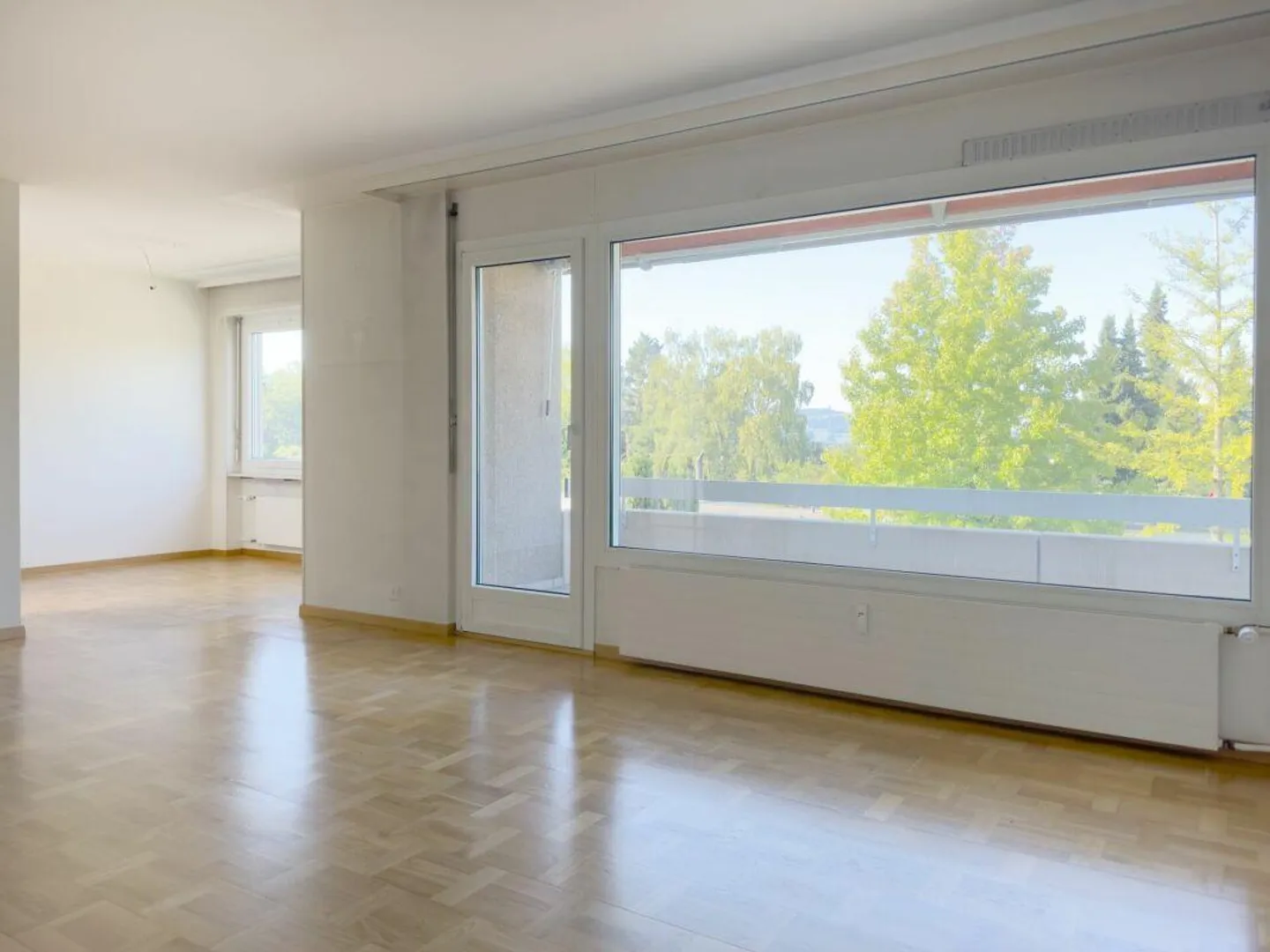 Appartement en copropriété de 4,5 pièces dans un emplacement ensoleillé et adapté aux enfants avec vue dégagée - Photo 5 sur 29