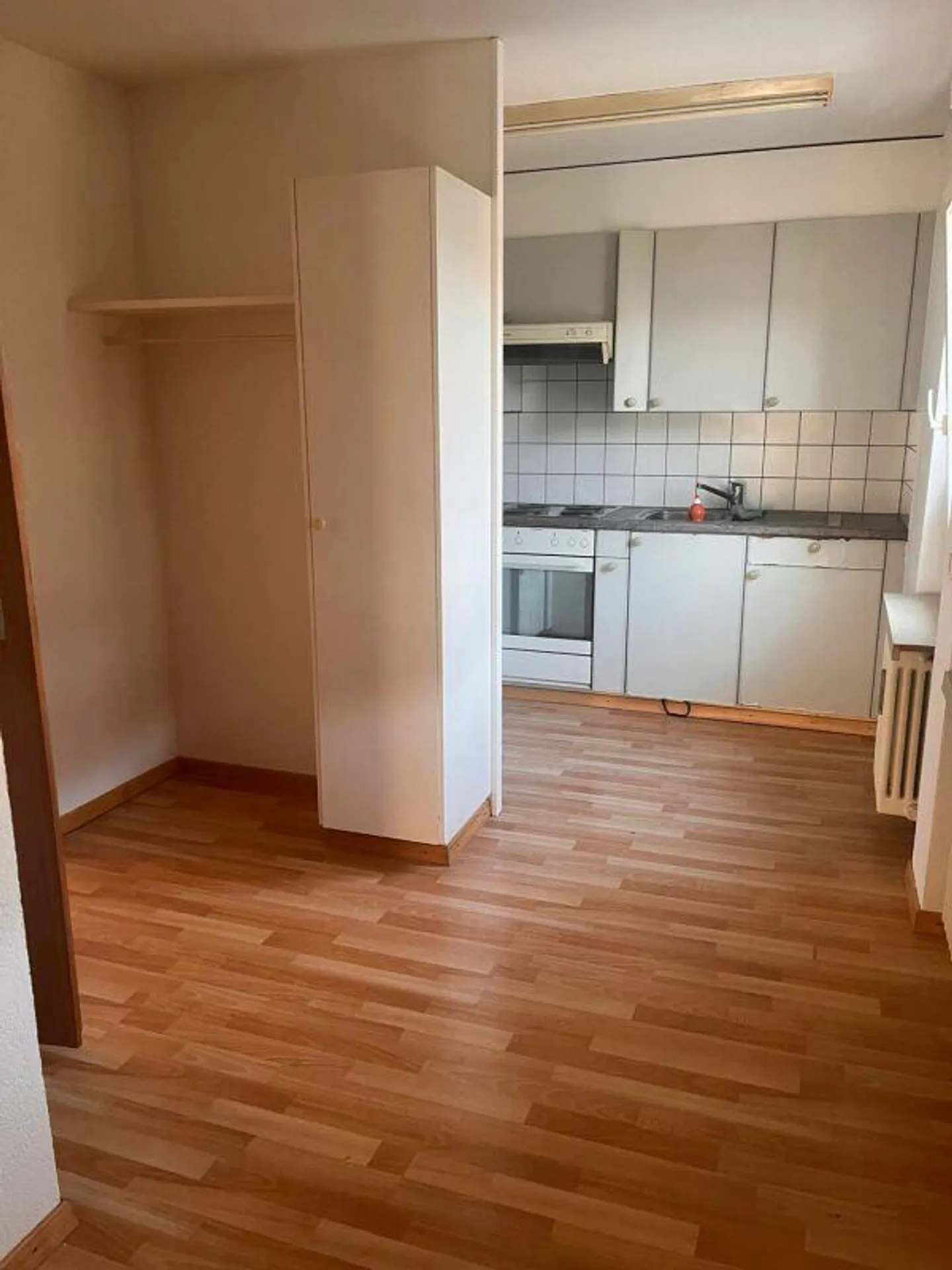Practical Apartment - Photo 3 of 7