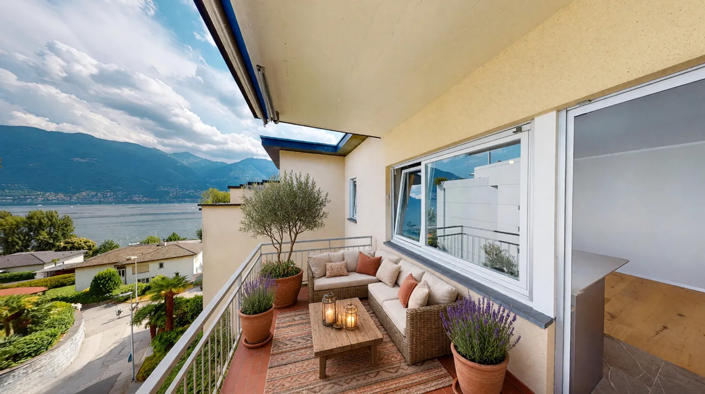 Top modern attic studio with lake view and parking - Photo 1 of 17