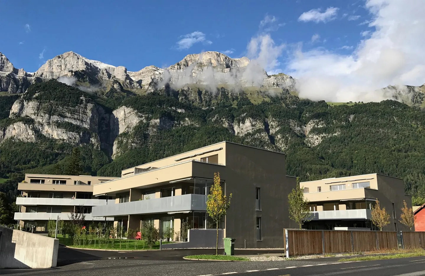 Spacieux, ensoleillé et proche du lac Walen - Photo 1 sur 7